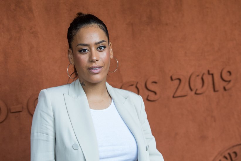 Amel Bent se sent aimée telle qu'elle est Amel Bent se sent aimée telle qu'elle est