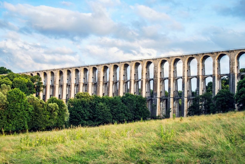 L'imposant viaduc de Chaumont L'imposant viaduc de Chaumont