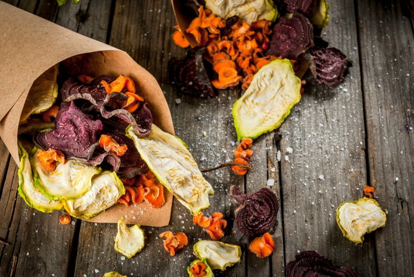 Faire des chips d'épluchures de légumes Faire des chips d'épluchures de légumes