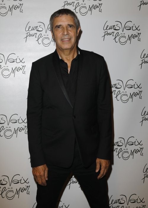 Julien Clerc : grand-père fier de sa famille Julien Clerc : grand-père fier de sa famille