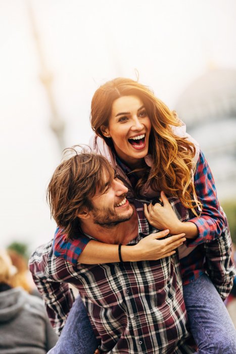 Happn : pour retrouver le séduisant brun ténébreux que vous avez croisé Happn : pour retrouver le séduisant brun ténébreux que vous avez croisé