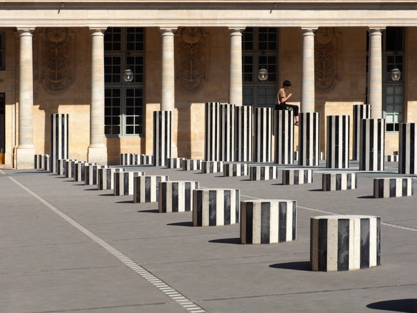 Les colonnes de Buren : critiquées, mais vite adoptées Les colonnes de Buren : critiquées, mais vite adoptées