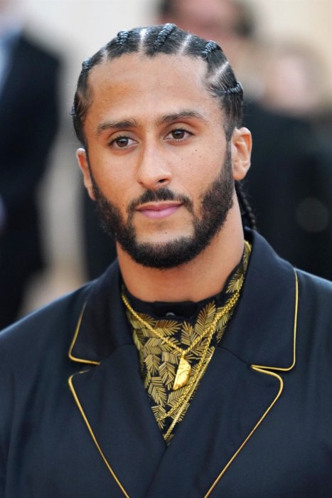 Colin Kaepernick, un geste protestataire pas du goût de Donald Trump Colin Kaepernick, un geste protestataire pas du goût de Donald Trump