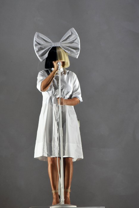 Sia: ni vue ni connue Sia: ni vue ni connue