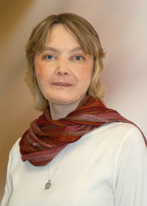 Isabelle Dinoire, première patiente au monde a avoir bénéficié d'une greffe faciale est décédée. Isabelle Dinoire, première patiente au monde a avoir bénéficié d'une greffe faciale est décédée.