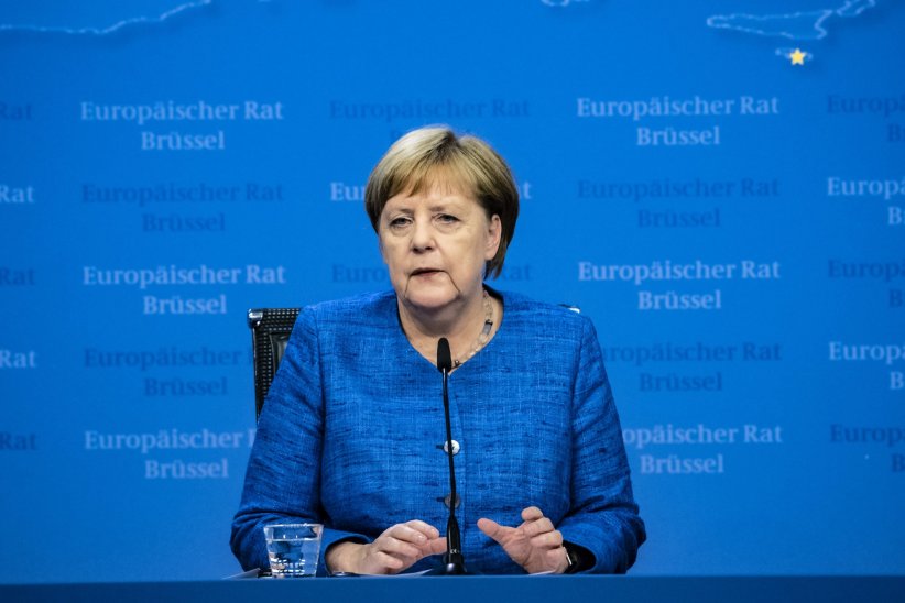 Angela Merkel à nouveau prise de tremblements Angela Merkel à nouveau prise de tremblements