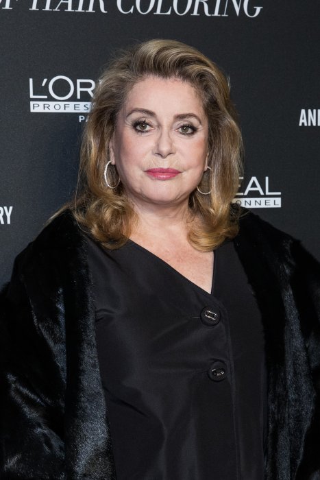 Catherine Deneuve refuse les photos Catherine Deneuve refuse les photos