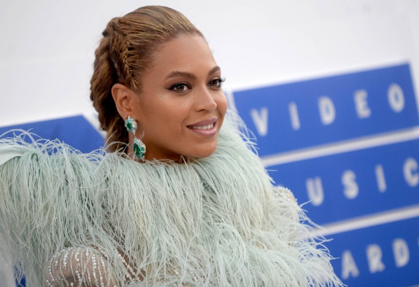 Beyoncé : nouveaux business et cadeaux de folie Beyoncé : nouveaux business et cadeaux de folie