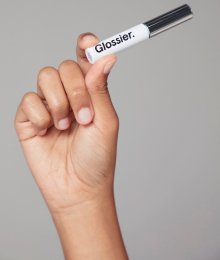 La marque de cosmétiques Glossier est (enfin) disponible en France