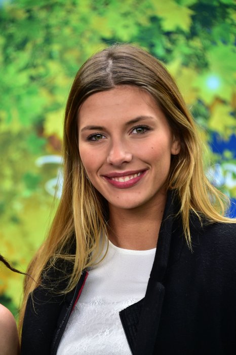 Camille Cerf : très mal à l'aise sur le plateau du Grand Journal Camille Cerf : très mal à l'aise sur le plateau du Grand Journal