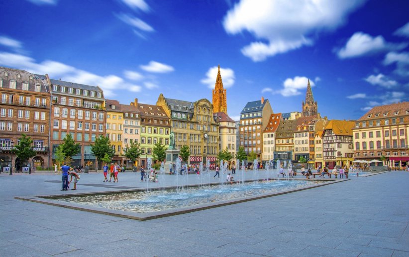 La Place Kléber et ses mille couleurs La Place Kléber et ses mille couleurs