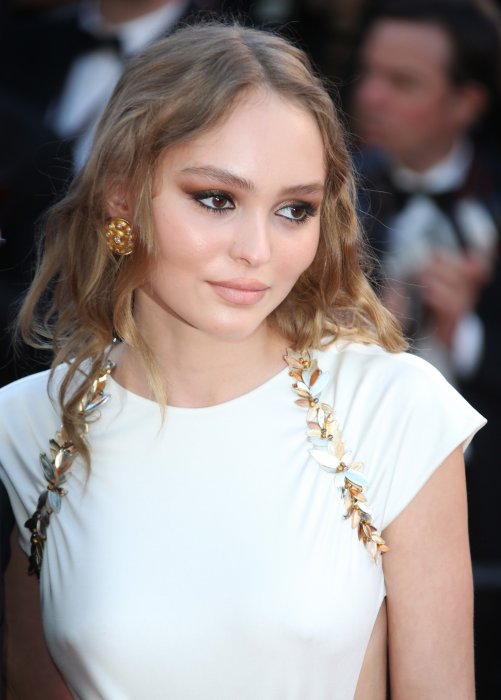 Lily-Rose Depp ouvre le Festival de Cannes Lily-Rose Depp ouvre le Festival de Cannes