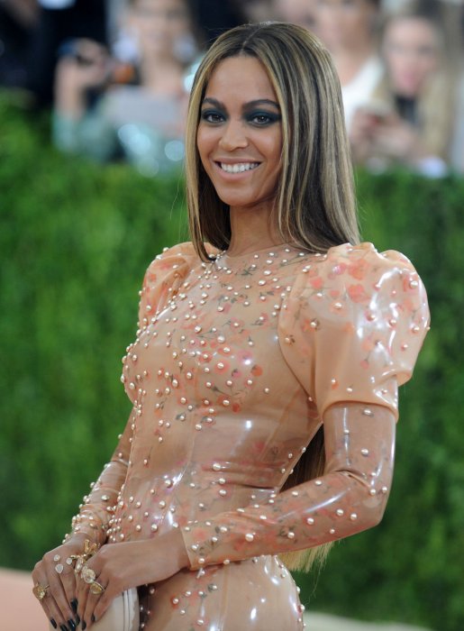 Beyoncé sacrée icône de la mode Beyoncé sacrée icône de la mode