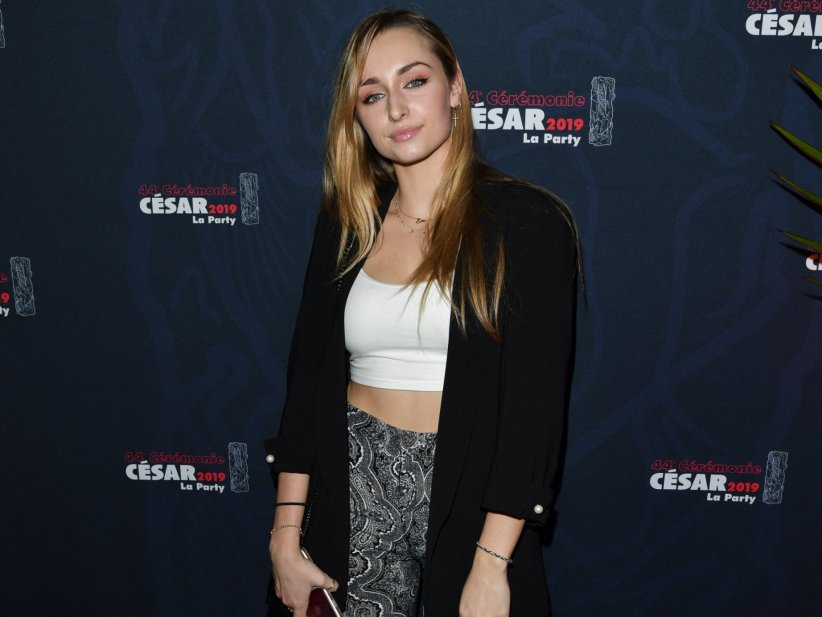 Emma Smet a dû changer d'école cinq fois Emma Smet a dû changer d'école cinq fois