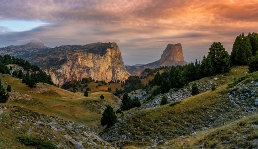 Le Mont-Aiguille : lieu de prédilection des grimpeurs Le Mont-Aiguille : lieu de prédilection des grimpeurs