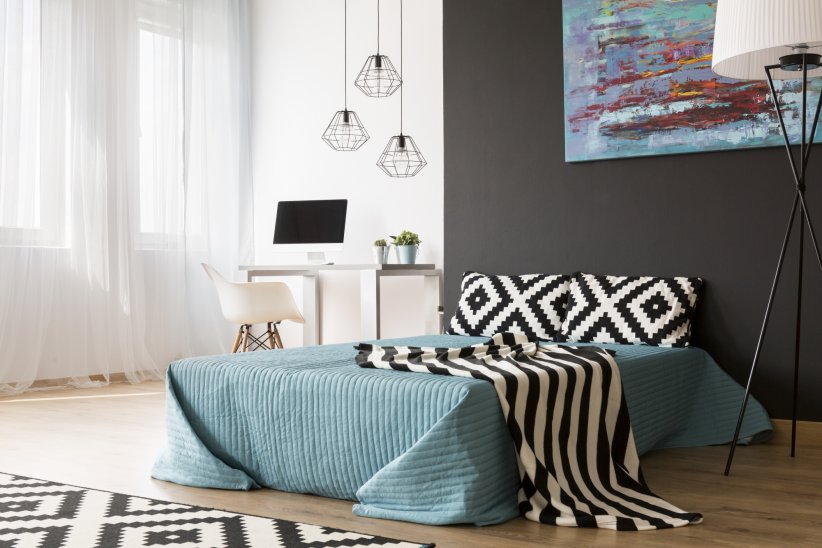 Le bureau investit la chambre Le bureau investit la chambre