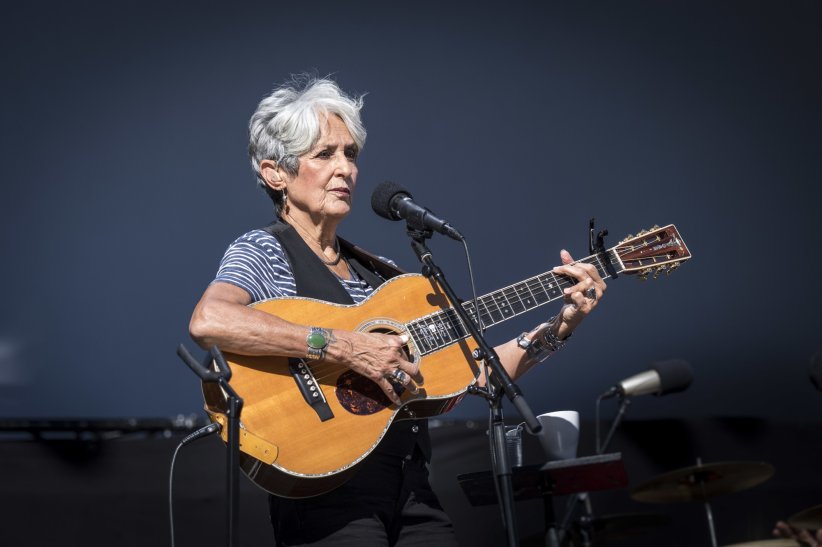 Joan Baez fait ses adieux à la scène française Joan Baez fait ses adieux à la scène française