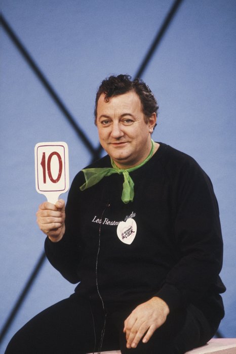 "Tout le monde n'a pas d'humour, hein ! Y en a qui ont des képis" "Tout le monde n'a pas d'humour, hein ! Y en a qui ont des képis"