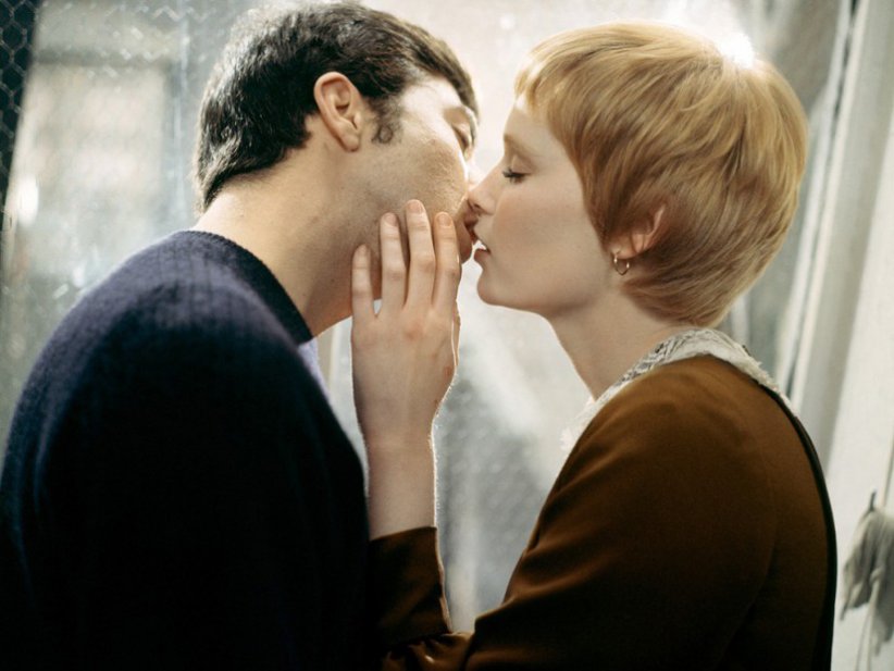 La coupe garçonne de Mia Farrow dans "John et Mary" (1969) La coupe garçonne de Mia Farrow dans "John et Mary" (1969)