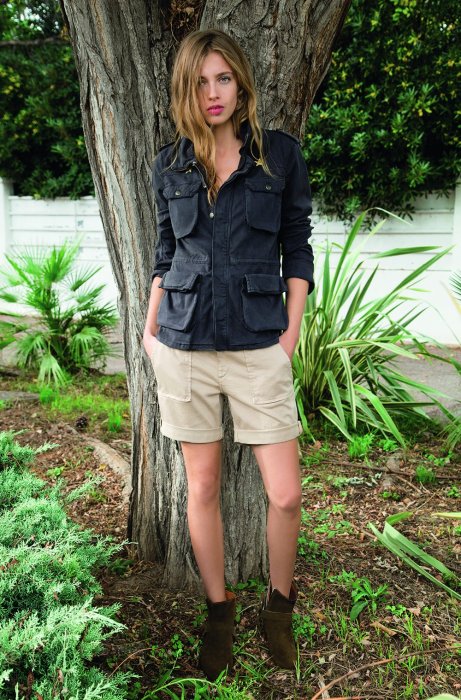 Le veste de treillis Le veste de treillis