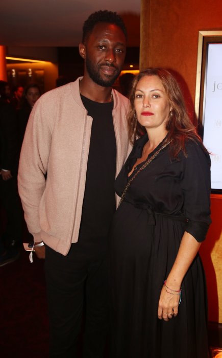 L'acteur Thomas NGijol et sa femme Karole Rocher, les heureux parents L'acteur Thomas NGijol et sa femme Karole Rocher, les heureux parents