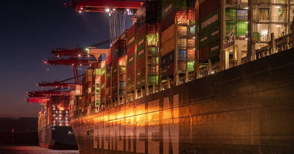 War in the Middle East: the call for help from a sailor stranded in the Strait of Hormuz for two months, and he is not the only one.