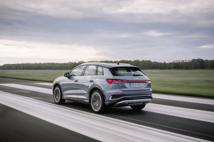 Audi Q4 e-tron - à partir de 50 900 €. Audi Q4 e-tron - à partir de 50 900 €.