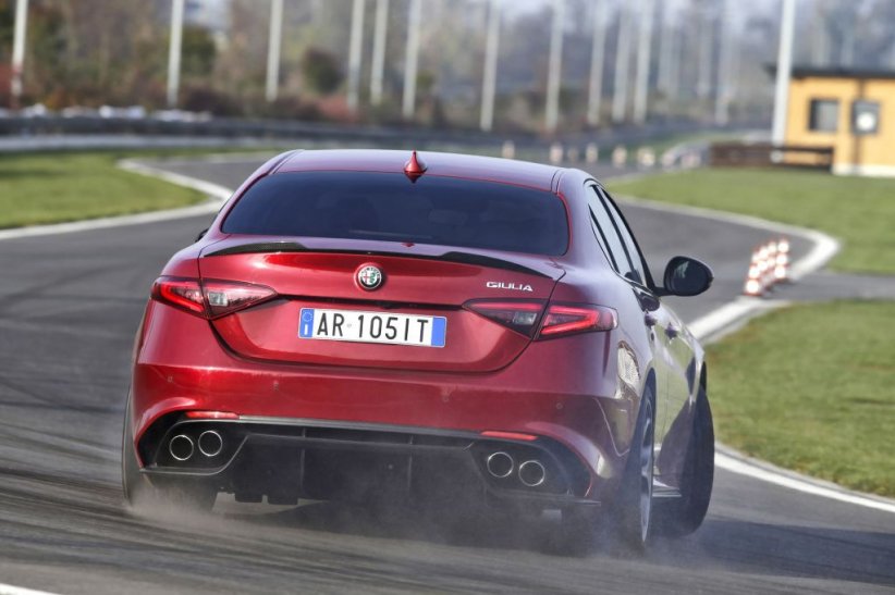 Alfa Romeo Giulia Quadrifoglio - Malus 2022 : 40 000 € Alfa Romeo Giulia Quadrifoglio - Malus 2022 : 40 000 €