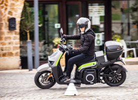 Les deux-roues électriques peuvent rouler sur les voies de bus !