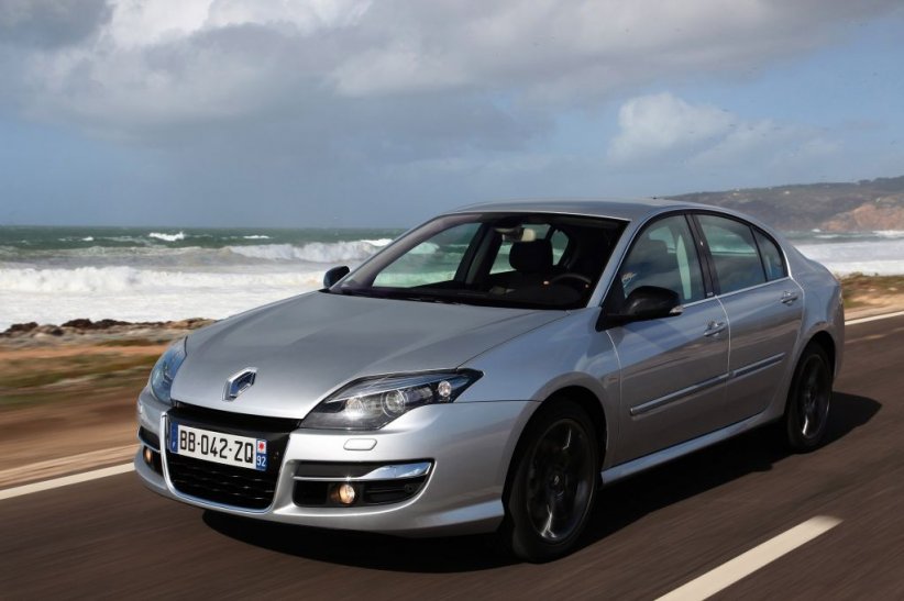 Numéro 7 : Renault Laguna 4,9 millions Numéro 7 : Renault Laguna 4,9 millions