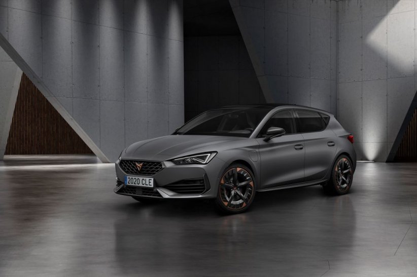 Cupra Leon e-Hybrid 245 ch : 60 km. Cupra Leon e-Hybrid 245 ch : 60 km.