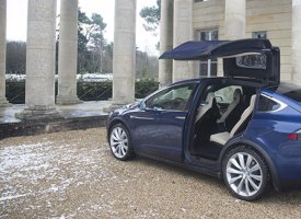 TESLA Model X