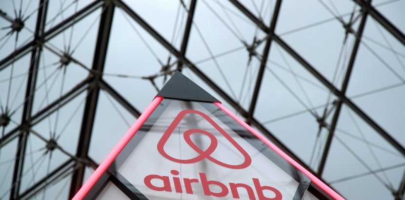 La transformation de locaux commerciaux en location Airbnb davantage encadrée