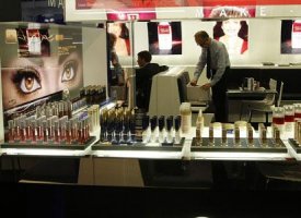 '60 millions de consommateurs' alerte sur des composants "toxiques" dans des cosmétiques