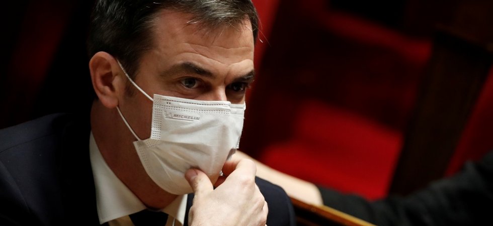 Vaccination : "pas d'annulation mais des reports de primo-injections", assure Véran