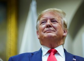 A Davos, Trump vante son bilan et fustige les "prophètes de malheur"
