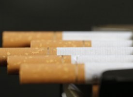 Tabac : deux buralistes sur trois vendent des cigarettes à des mineurs