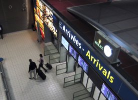 Le trafic aérien divisé par deux en une semaine, avec les nouvelles restrictions