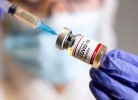 Stratégie vaccinale en trois étapes en France