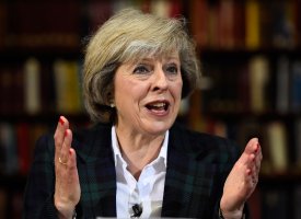 Devises : la livre plonge après le rejet du plan May pour le Brexit