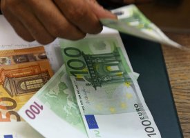 Cadeaux de fin d'année : que peut-on offrir sans être inquiété par le fisc ?