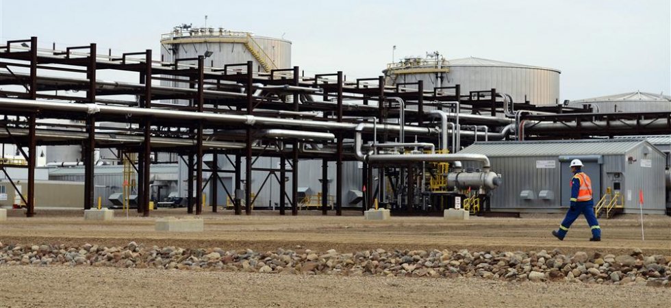 Pétrole : en hausse après une forte contraction des stocks US