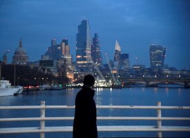 L'économie britannique s'est contractée de 9,9 % en 2020