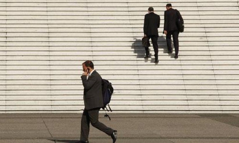 2. Directeur commercial 2. Directeur commercial