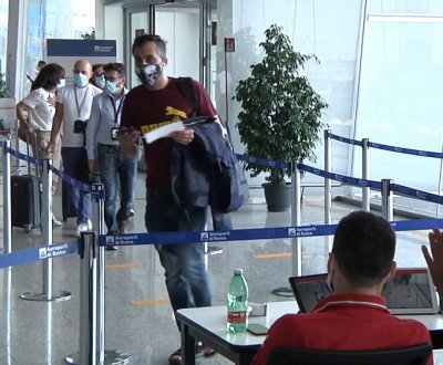 "Passeport vaccinal", "pass sanitaire"... Tout comprendre au débat qui agite l'Europe et la France