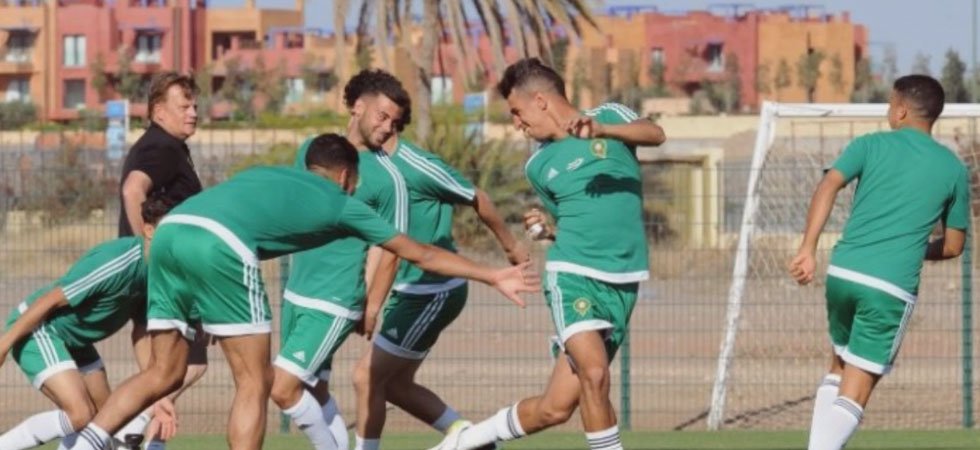 Deux footballeurs marocains punis pour avoir fumé la chicha