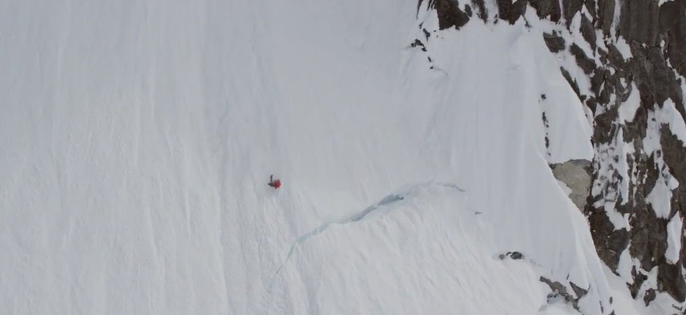 La chute interminable d'une skieuse pro !