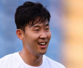 Tottenham : Son prolonge son contrat avec les Spurs