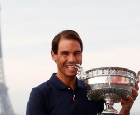 Nadal pose sur les toits de Paris