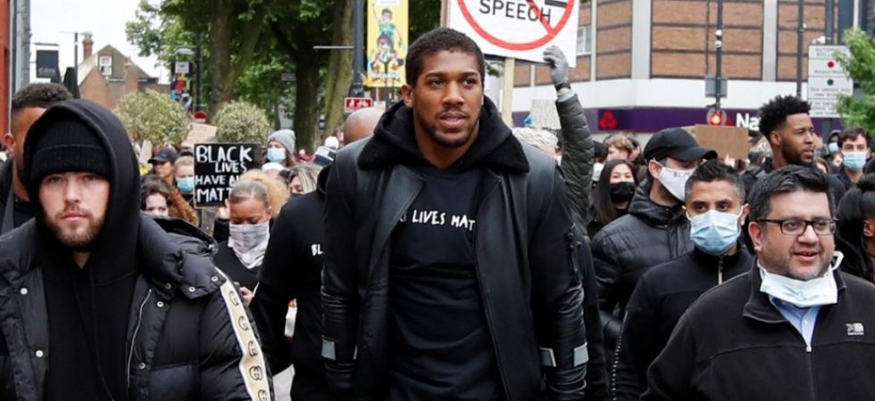 Racisme : Joshua manifeste... en béquilles